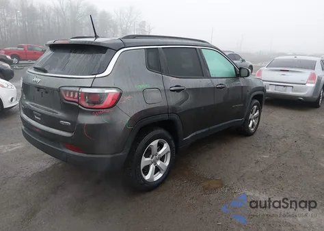 2018 Jeep Compass Latitude 4X4 z USA, uszkodzony, nr VIN 3C4NJDBB1JT434943